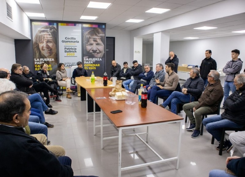 Encuentro en el local partidario.