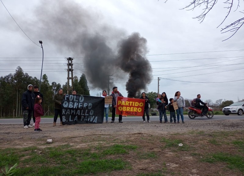 Protesta motorizada por el Polo Obrero.