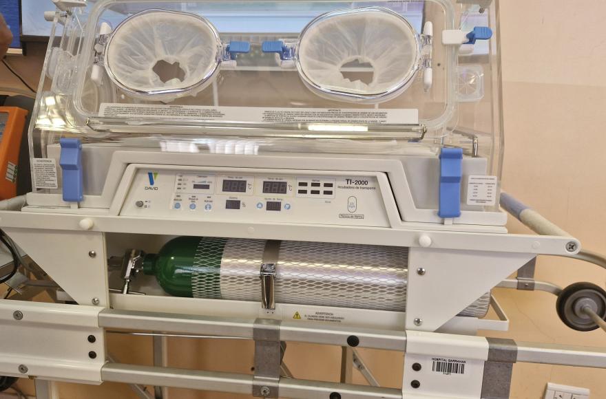 “Es una verdadera unidad de terapia intensiva neonatal móvil”, expresó Añasco.