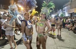 Ramallo vibró con la primera noche de Carnaval: más de 10 mil personas celebraron en la Av. Mitre