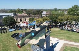 Acto por el primer aniversario del monumento a la Fuerza Aérea Sur