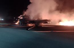 Incendio de un camión en la Ruta 9: el chofer sufrió un cuadro de asfixia