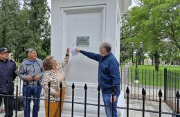 Poletti descubrió una placa alusiva al 160° aniversario de Ramallo