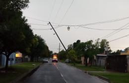 Corte de luz por caída de poste