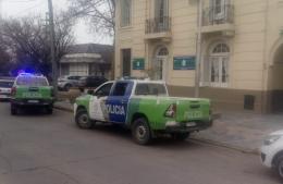 Aprehenden a un hombre por agredir a su pareja y a la policía