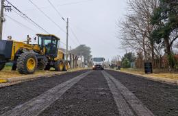 Comenzó la obra de asfaltado en Barrio La Ribera
