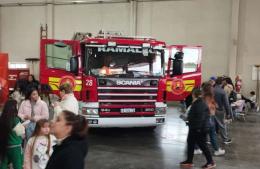 Bomberos Voluntarios celebró su día con un cuartel de puertas abiertas